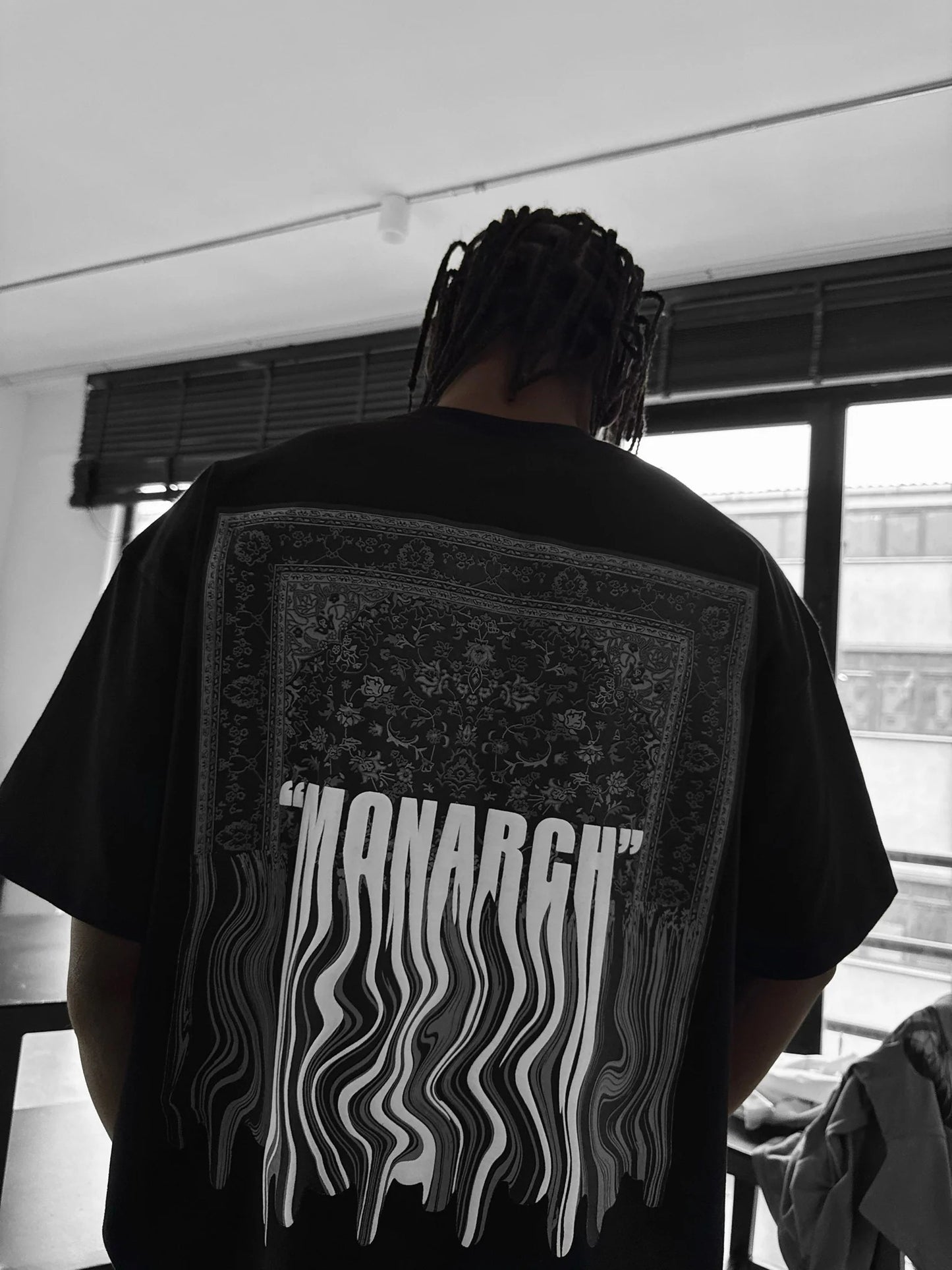 MONARCH BLACK OVERSIZED T-SHIRT - BLACK