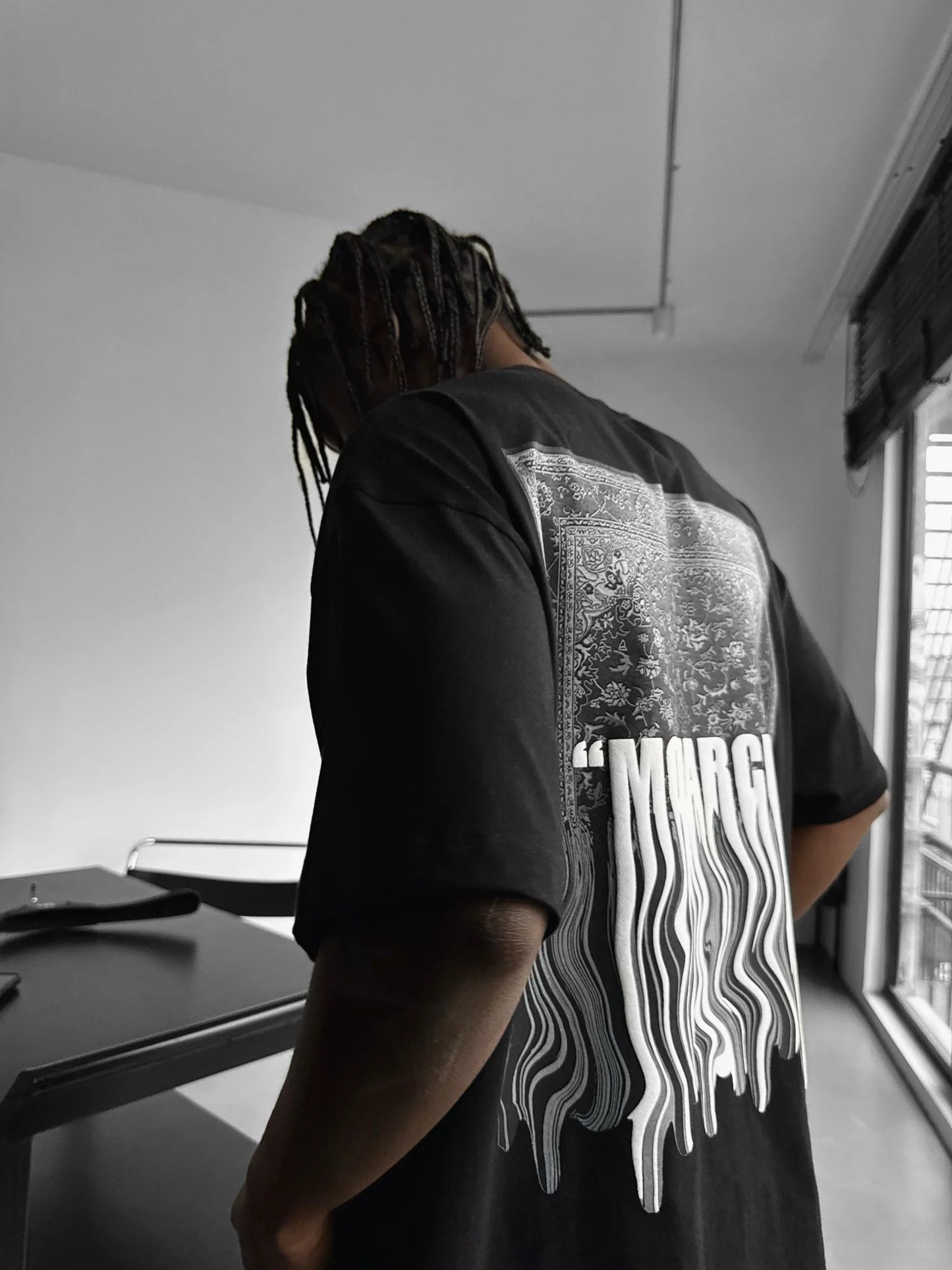 MONARCH BLACK OVERSIZED T-SHIRT - BLACK
